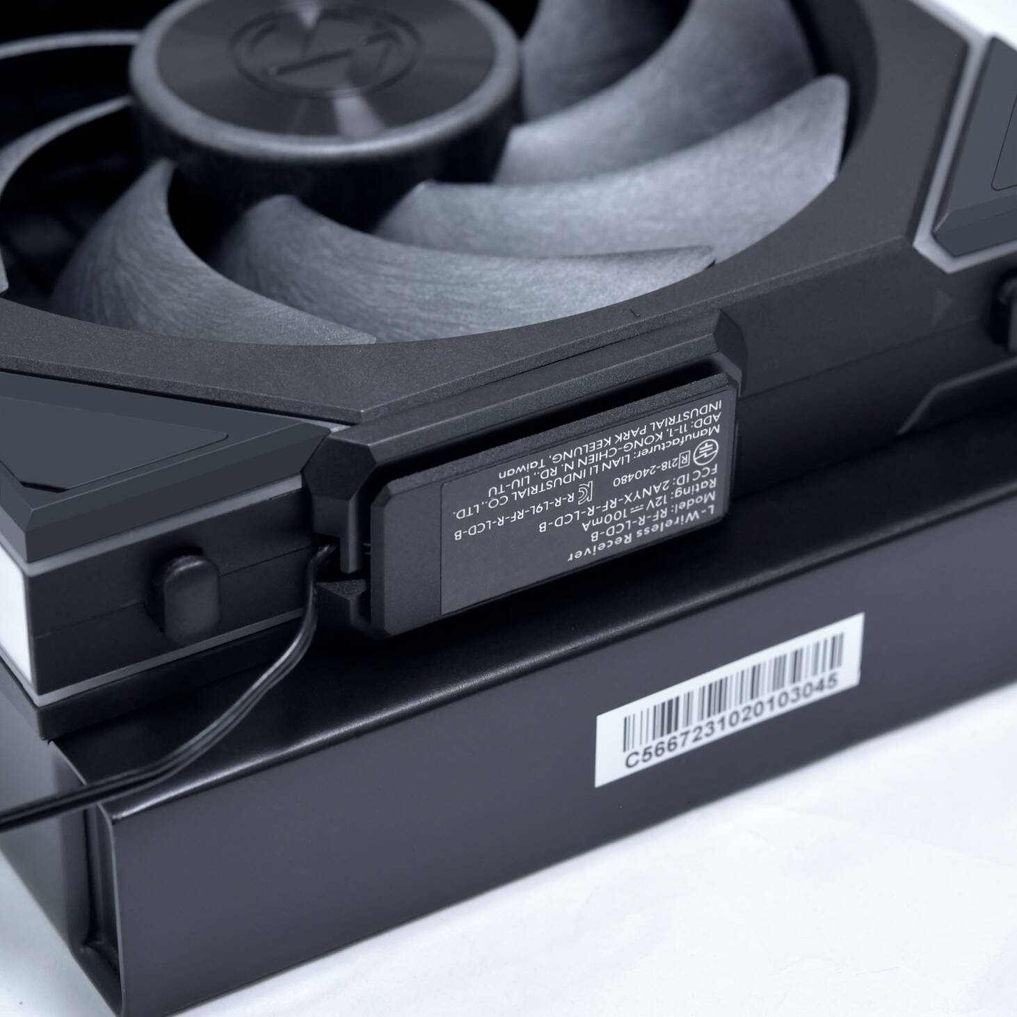 Processzor hűtő Lian Li GA2 LCD 280 TL Wireless - 280mm, fekete