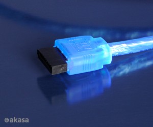 Kábel SATA Összekötő Akasa 100cm klip UV 90°-os kék